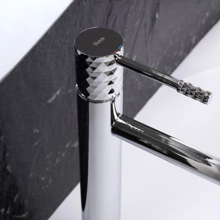 Bateria Umywalkowa Rea Lungo Diamond Chrom Wysoka