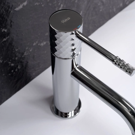 Bateria umywalkowa Rea Lungo Diamond Chrom Niska
